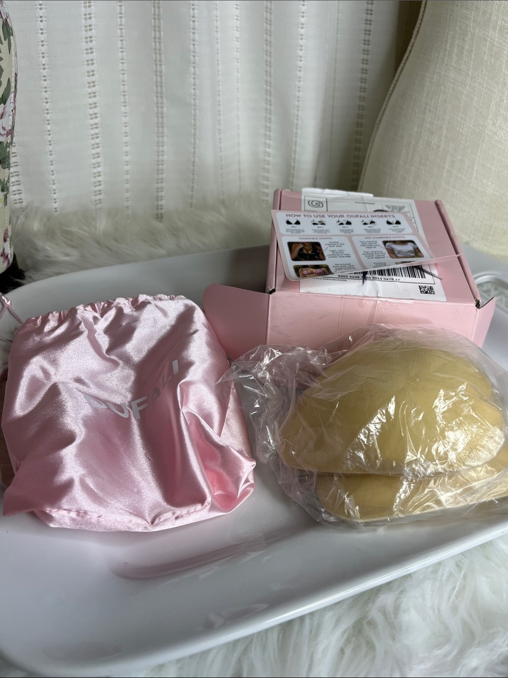 Women’s Shapewear in Soft Pink Satin Pouch - Picture 2 of 6